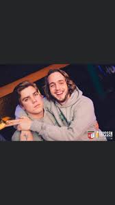 De man was niet betrokken . Chamilius On Twitter Justice For Sanda Dia Links Zaadje Preses Reuzegom Rechts Flodder Een Van De Leden Die De Doop Uitvoerde