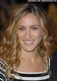 Den heute elf monate alten phineas. Frisuren Bilder Sarah Jessica Parker Blonde Locken Zum Dunklen Ansatz Frisuren Haare