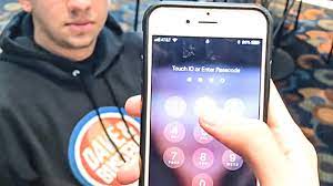 unlocking strangers iphone magic trick youtube magic tricks magic samsung galaxy phone