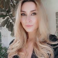 Rachel Coyle's Instagram, Twitter & Facebook