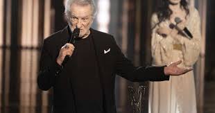 Eddy Mitchell, 83 ans, hospitalisé après une pneumonie, concerts annulés :  voici ce que l'on sait sur son état de santé