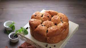 Berbeda dengan roti gandum yang teksturnya lebih empuk dan lembut, umumnya produk ini berkomposisikan bahan tambahan untuk membuat roti mengembang dengan jumlah tepung lebih sedikit. 5 Resep Roti Sobek Pilihan Yang Bisa Dibuat Sendiri Di Rumah Lifestyle Fimela Com