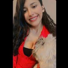 Daniela Flor (@danielaflor8)