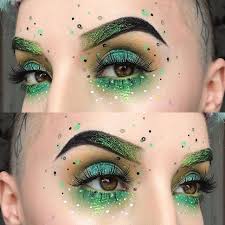 Close up of today's amazing collab look now to list what I used … …  @katvondbeauty metal crush eyeshadows in #electricwarrior and #iggy and  #witches lipstick … … @jeffreestarcosmetics #dirtymoney … … @