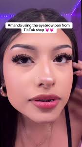 How Does Amanda Do Her Eyebrows