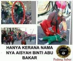 Ketika masuk islam, abu bakar menikahi asma binti umais yang kemudian melahirkan muhammad, juga menikahi habibah binti kharijah yang melahirkan ummu kultsum. On Twitter Hanya Kerana Namanya Aisyah Binti Abu Bakar Beliau Disembelih Nauzubillah Antisyiah Http T Co Gzqakr3wgz