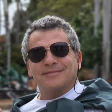 Receta Dirty Monkey, disfrutenlo. Dirty Monkey recipe, enjoy it. Coffee  liquor 1 oz, vodka 1 oz, coconut cream 2 oz, carnation milk 1/2 oz, banana  half, ice 15 cubes and chocolate syrup to decorate.