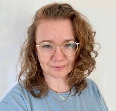 Charlotte Akin's Instagram, Twitter & Facebook