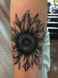 Black And Grey Sunflower Tattoo Black Gray Sunflower Tattoo C Tattoo Artist Marivanda Sunflower Tattoos Geometric Flower Tattoo Tattoos