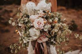 Maybe you would like to learn more about one of these? Bohemian Bride Hops Wedding Destination Wedding Elopement Wild And Organic Bridal Bouquet Flowers S Hops Wedding Fall Wedding Flowers Wedding Flowers