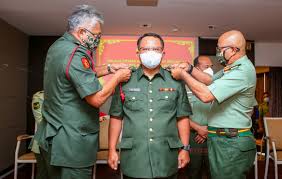 Bagi tentera darat malaysia terdapat 17 susur galur pangkat. Pemakaian Pangkat Pegawai Kanan Sukarela Dan Kehormat Td Berita Tentera Darat Malaysia