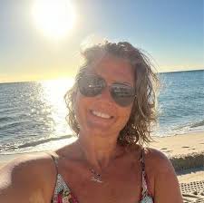 Deann Hines's Instagram, Twitter & Facebook