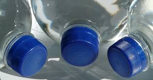 Berikan warna bagian bawah botol bekas. Cara Mudah Membuat Mainan Mobil Mobilan Untuk Anak Dari Botol Plastik Popmama Com