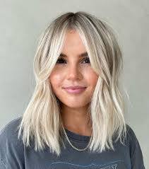 Hilary Sadler's Instagram, Twitter & Facebook