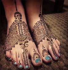 Motif henna simple merupakan jenis motif henna yang tidak terlalu rumit dalam pembuatannya. Simple Mehndi Design For Brides Who Like To Keep It Minimal Real Wedding Stories Wedding Blog
