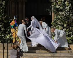 A couple from the u.k. Ellie Goulding Is A Vision In Chloe As She Marries Partner Caspar Jopling Harper S Bazaar Arabia