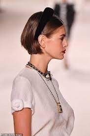 Pin By Gudgwer On Kaia Gerber Short Hair Styles Runway Hair Hair Styles