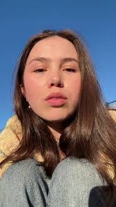 Elena Easley's Instagram, Twitter & Facebook