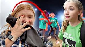 a HUGE CRISIS for my 12 yr old daughter *on STAGE* 😩