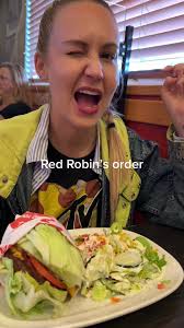 #redrobin orders @Red Robin Burgers 🍔 • inspiration: @dakota #foodorders