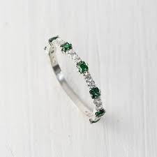 Minimalist Emerald Wedding Band Womens Wedding Band Silver Etsy Silver Wedding Bands Emerald Wedding Band Womens Wedding Bands
