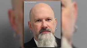 Paul Meirthew's Instagram, Twitter & Facebook