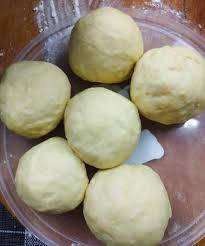 Roti bakar merupakan kudapan nikmat yang digandrungi hampir semua kalangan, baik bagi kamu penggemar roti bakar, kamu bisa kok membuatnya sendiri di rumah. Roti Arab Segar Dari Oven Super Lembut Buat Homemade Aje