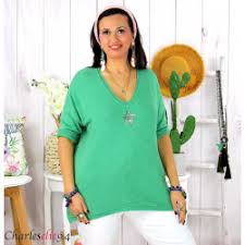 Que vous soyez une adepte du pull col rond, du pull col v ou du sweat, vous trouverez votre bonheur dans notre collection sans cesse renouvelée. Pull Femme Grande Taille Charleselie94