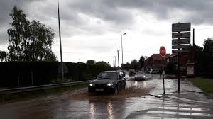 Orange is also active in luxembourg through its subsidiary orange communications luxembourg. Warneton Trop Plein D Eau Dans Le Village Touche Par Un Violent Orage