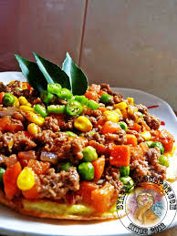 Julie sutarjana membagikan resep telur dadar enak isi daging cincang dalam buku pusaka kuliner nyonya rumah 1200 resep masakan dan kue legendaris daftarkan email. Resepi Telur Bistik Daging Cincang