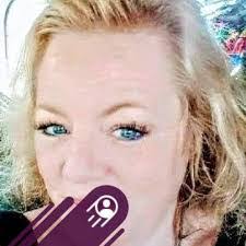 Desiree Hoyt's Instagram, Twitter & Facebook