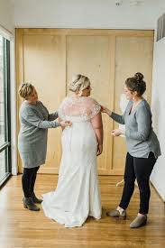 The white dress of lexington. Tips For Shopping For A Plus Size Wedding Dress