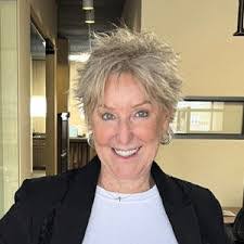 Becky Halvorson's Instagram, Twitter & Facebook