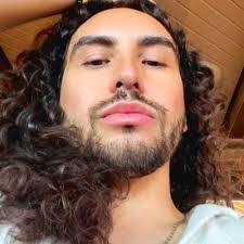 Jessica Klier's Instagram, Twitter & Facebook