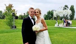 Maybe you would like to learn more about one of these? Zinchenko Sedan Futbolist Zbirnoyi Ukrayini Zinchenko Zigrav Vesillya Z Televeduchoyu Foto Unian