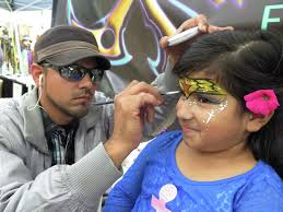 Starving Artist show helping feed the needy