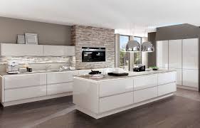 Grifflose Nobilia Lux Kuche Braun Grauer Boden Kuche Hochglanz Nobilia Kuchen Kuchen Design