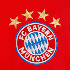 El bayern múnich acerca posturas con dayot upamecano. Campera Bayern Munchen Bayern Bayer Munich Bayern Munich