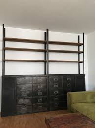 Superbe Bibliotheque A Clapet Et Etagere Industriel Ldt L Or Du Temps Etagere Industrielle Or Du Temps Etagere