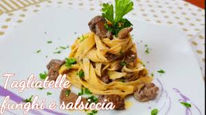 Tagliatelle Funghi E Salsiccia Ricetta Buonissima In 2020 Kochrezepte Rezepte Kochen