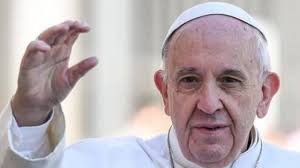 Papa francesco ha chiesto di pregare «perché ogni malato sia sempre rispettato nella sua dignità e curato in modo adatto alla sua condizione, con l'apporto la sua vicenda ricorda quella del piccolo charlie gard. Papa Francesco Eta Fidanzata Com Era Da Giovane Frasi Foto