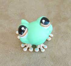 Green Tree Frog 407 Littlest Pet Shop Hasbro Suction Cup Style Littlest Pet Shop Pet Shop Littlest Pet Shop Toys