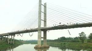 Watch Brazilian Thrill Seekers Rope Jump From Bridge For World Record Youtube