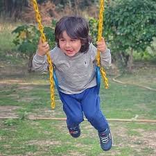 Kareena Saif Soha Kunal Had An Ultimate Fam Jam At Pataudi Palace And These Pictures Are A Proof Hungryboo Taimur Ali Khan Perfect Couple Kareena Kapoor Khan