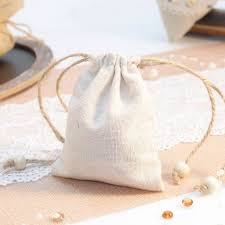 Mais sans jamais transiger ni sur la qualité, ni sur l'originalité : Contenant Dragees Mariage Vintage Toile De Jute Dragees Anahita