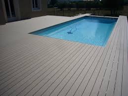 La piscine en bois composite gre combine le bois et la résine pour une résistance à toute épreuve et une esthétique parfaite ! Plage De Piscine Composite Strongdeck Terrasse Bois Piscine Terrasse Bois Terrasse Composite