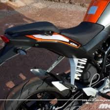 Predá ktm duke 125 2019 prvy majitel najazdene vid foto motorka má komplet padáky ladeny vyfuk originál pridám vyhrievane gripy držiak na telefon aj s usb profesionalne lakovane disky givi tankvak ktm my ride. Ktm 125 Duke Prueba Valoracion Y Ficha Tecnica