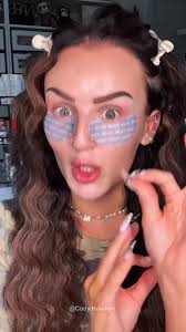 Hailey's got the skincare secrets! 🌟💖 #haileybieber #rhode #eyepatches