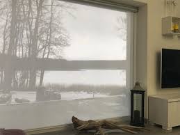 Ein fenster sichtschutz schützt euch zudem vor blicken und sonne. Sichtschutz Rollo Mit Durchblick Direkt Vom Hersteller Zum Gunstigen Preis