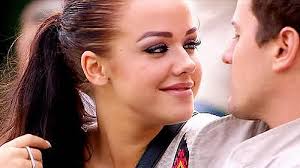Check out the latest pictures, photos and images of kim gloss and rocco stark. Kim Debkowski Schwebt Im Totalen Babygluck